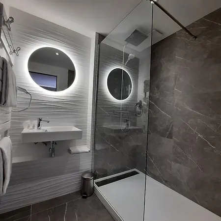 Campanile Prime - Centre Gare 3* كان