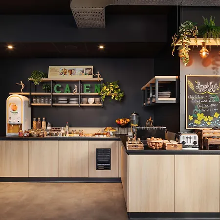 Campanile Centre Gare 3*