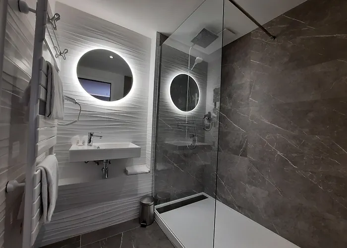 Campanile Prime - Caen Centre Gare 3* Кан