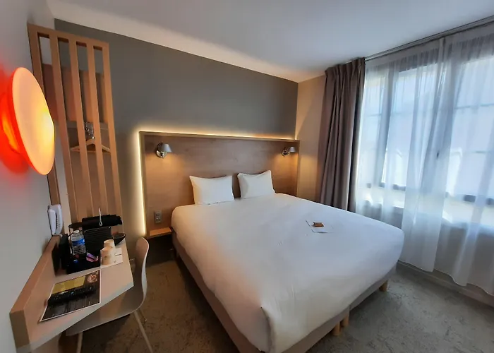 Campanile Prime - Caen Centre Gare Отель