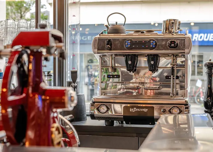 Campanile Prime - Caen Centre Gare Отель Кан