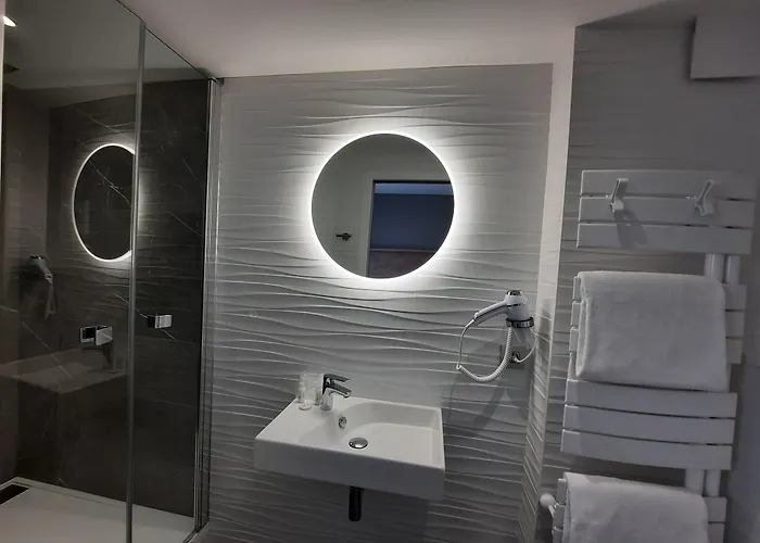 Campanile Prime - Caen Centre Gare Отель 3*