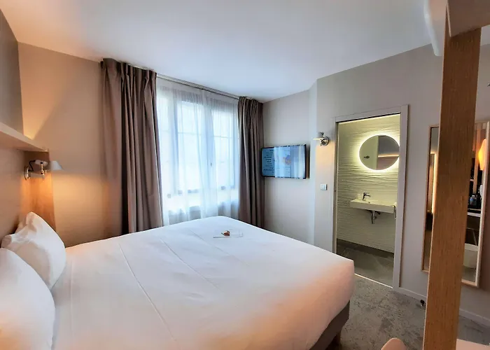 Campanile Prime - Caen Centre Gare Отель 3*