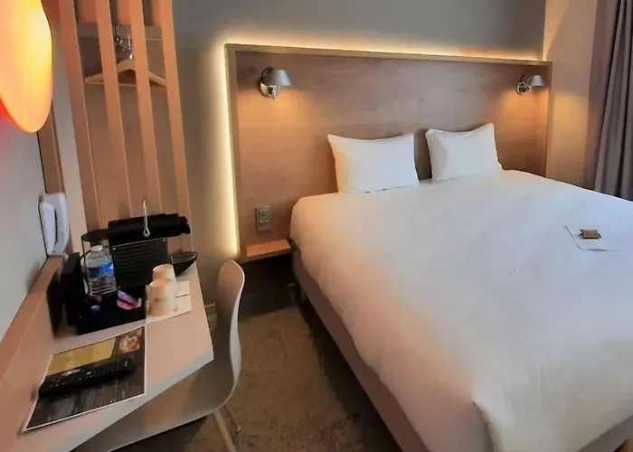 Campanile Centre Gare Hotel 3*