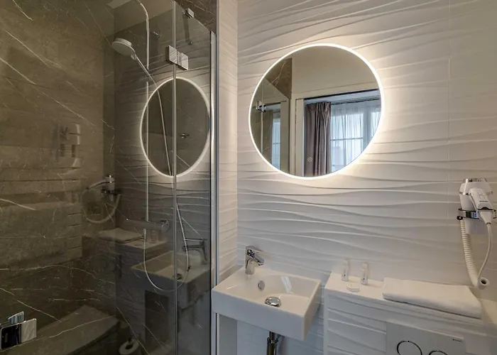 卡昂中心车站康铂酒店 凯恩