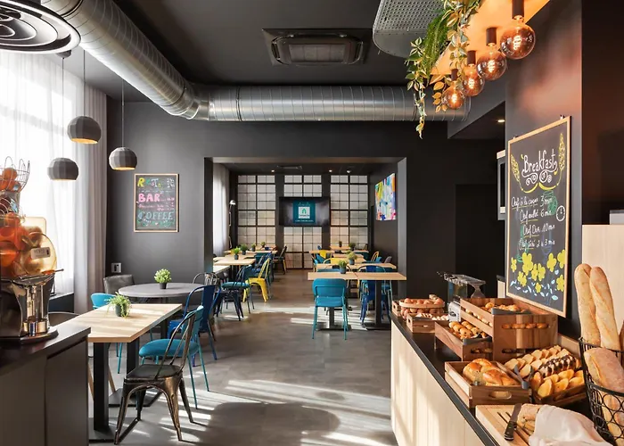 Campanile Centre Gare 3* קאין