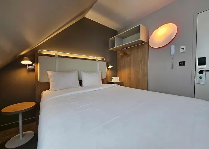 Campanile Prime - Caen Centre Gare 3* Кан