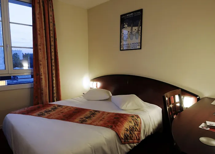 卡昂中心车站康铂酒店