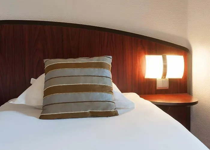 Campanile Centre Gare Hotel 3*